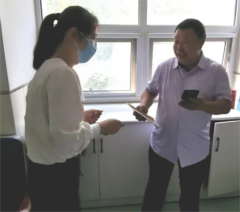 真情慰問暖人心，擇立集團(tuán)探望員工住院家屬