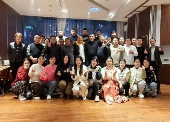 為夢(mèng)想-不止步，山東擇立集團(tuán)2025年會(huì)盛典圓滿(mǎn)落幕